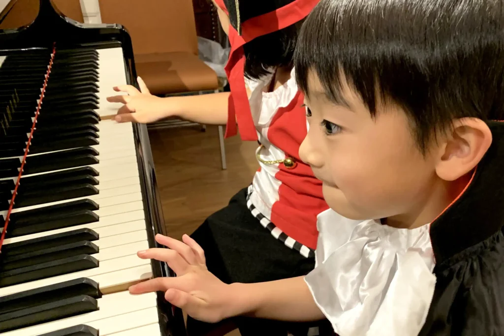 子どもピアノのレッスン風景|たるのピアノ教室
